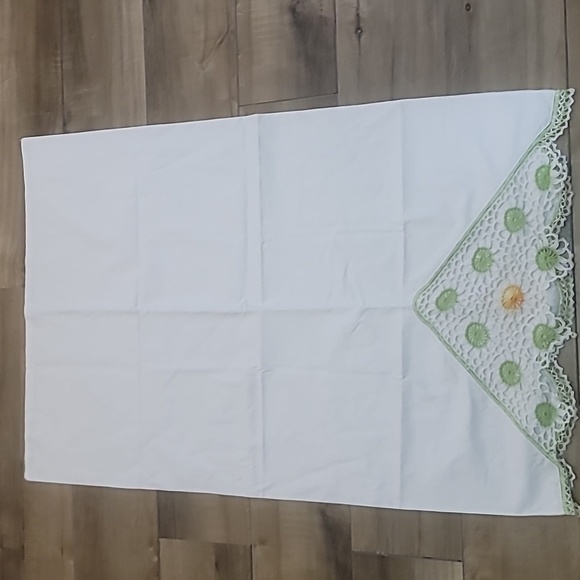 Vintage handmade pillowcases doilie accents tatting green orange white medallion - Picture 8 of 11